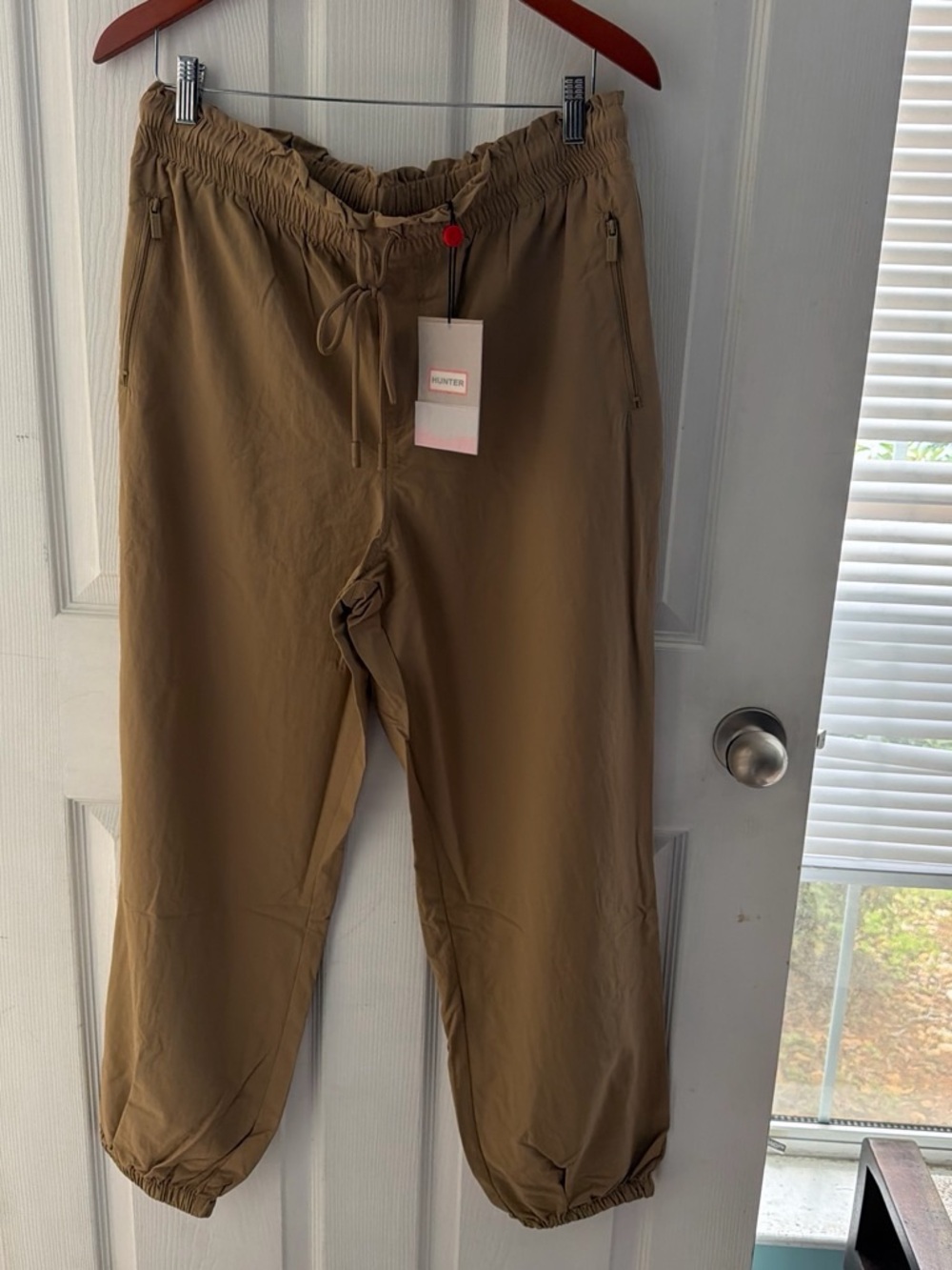 Hunter Cropped Drawstring Ankle Pants — Khaki Brown